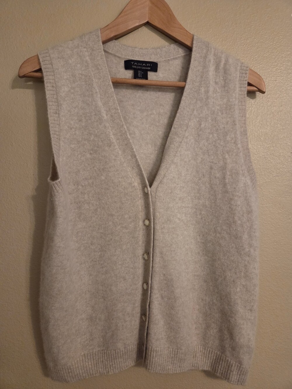TAHARI Oatmeal 100% 2- Ply Cashmere Button Front Preppy Sweater Vestβ Women's L - Picture 2 of 12